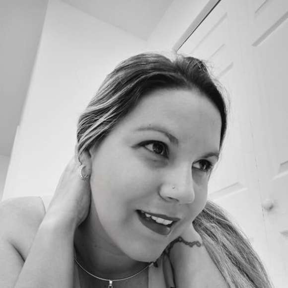 Meet your Posher, Aylin - Picture 1 of 1